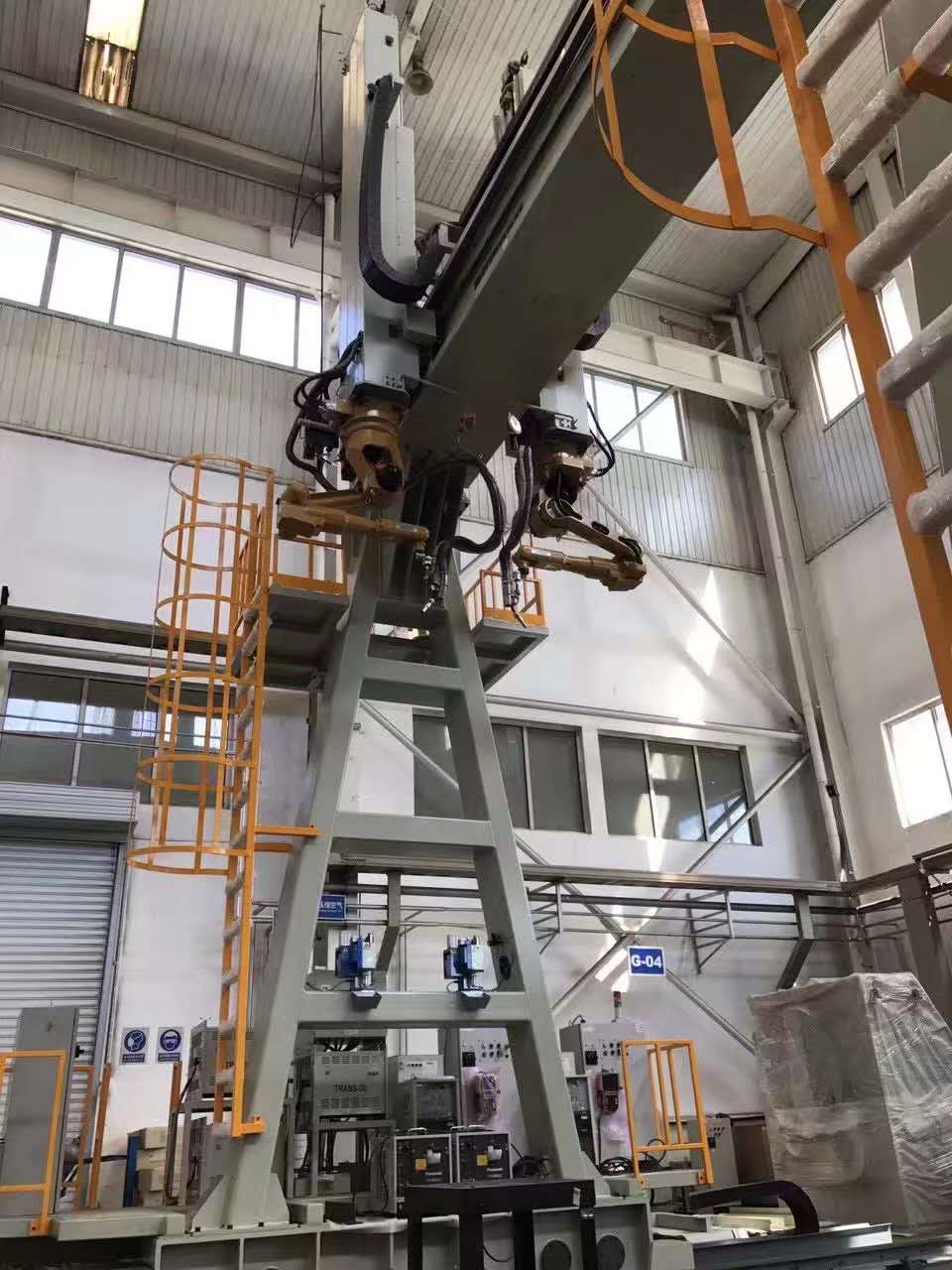 重车、工程机械焊接机器人工作站