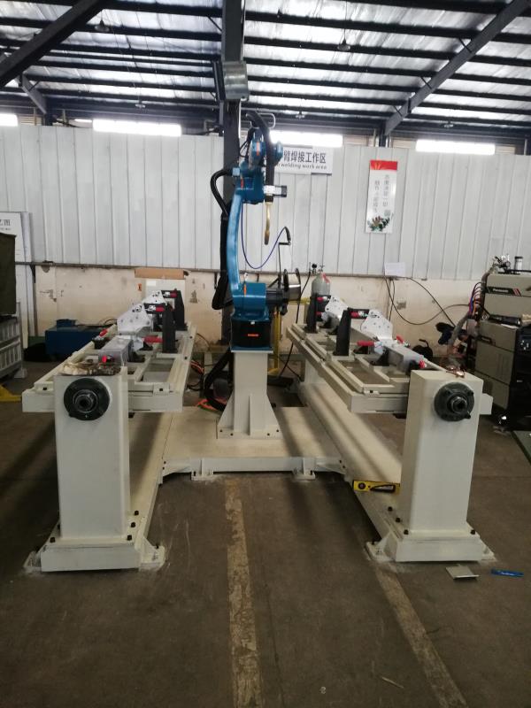 铝合金前防护横梁机器人焊接工作站