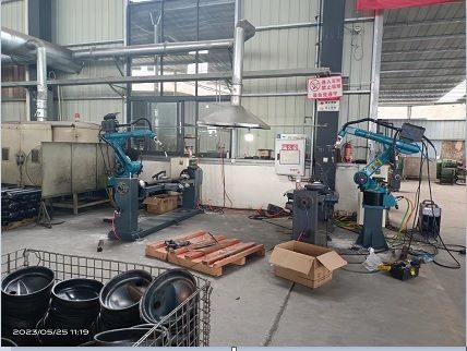 后桥大间隙Y缝机器人焊接工作站